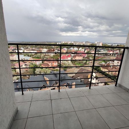 Oazis Apartments Chernivtsi Luaran gambar