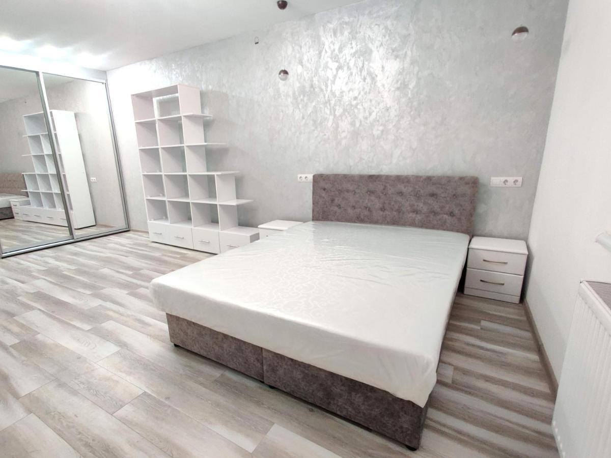 Oazis Apartments Chernivtsi Luaran gambar