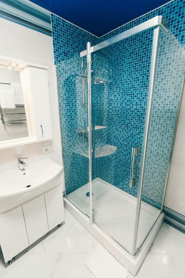 Oazis Apartments Chernivtsi Luaran gambar